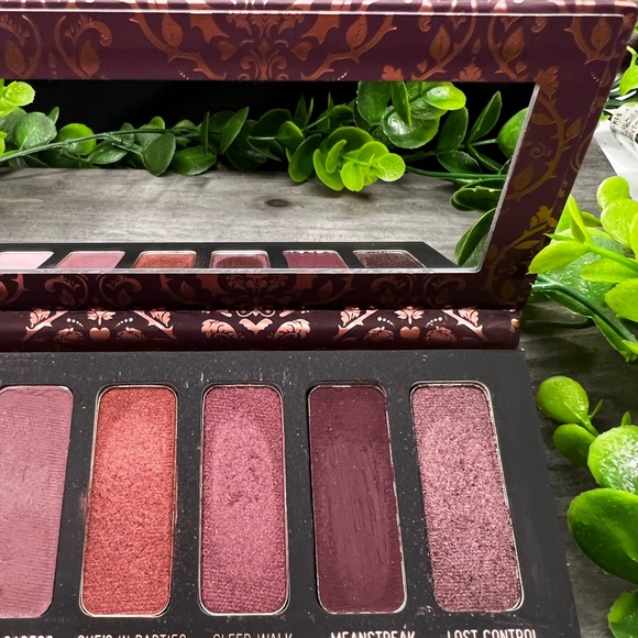 Melt Cosmetics She’s in Parties - Picture 5 of 6